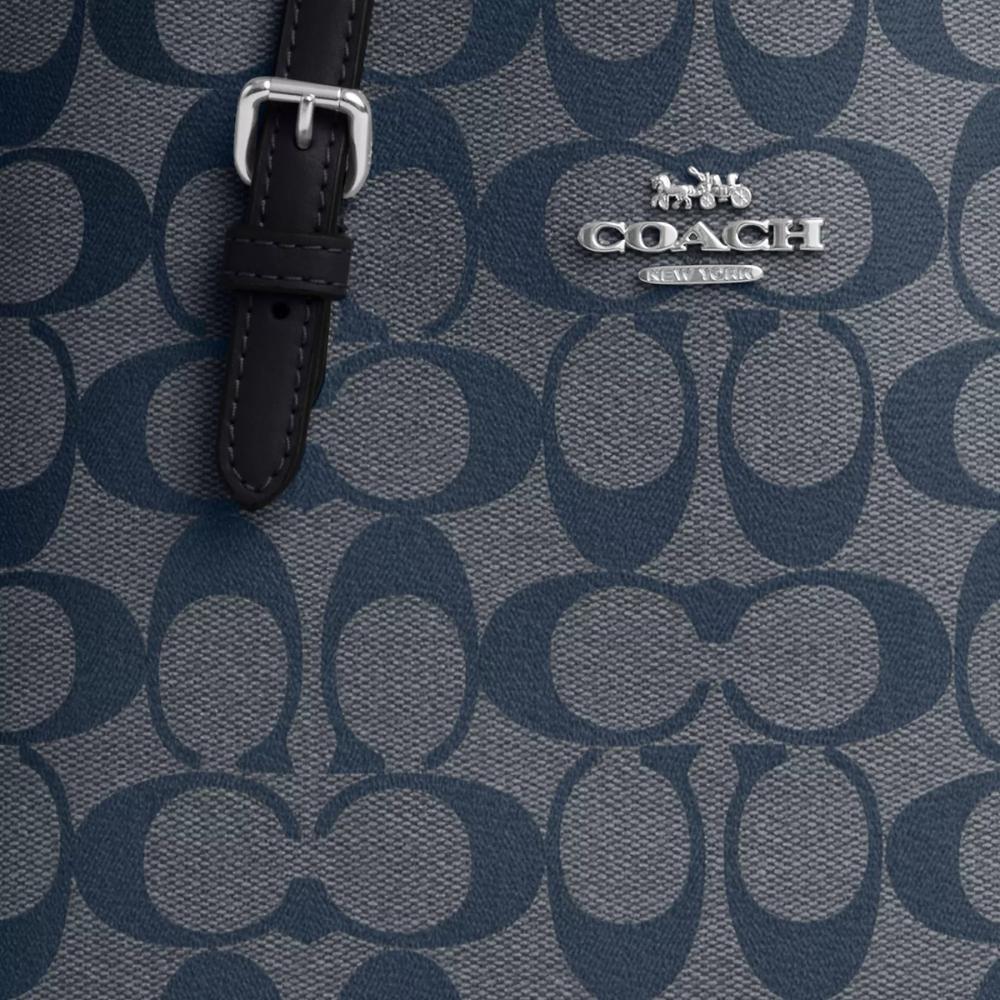 Coach Mollie Tote 25 V Signovaném Plátně zlatohnědá černá