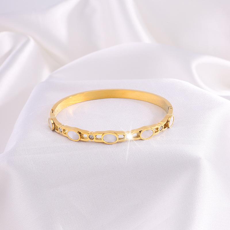 Fashionable and Luxurious Exquisitely Carved Female High-end Jingle Bracelet
