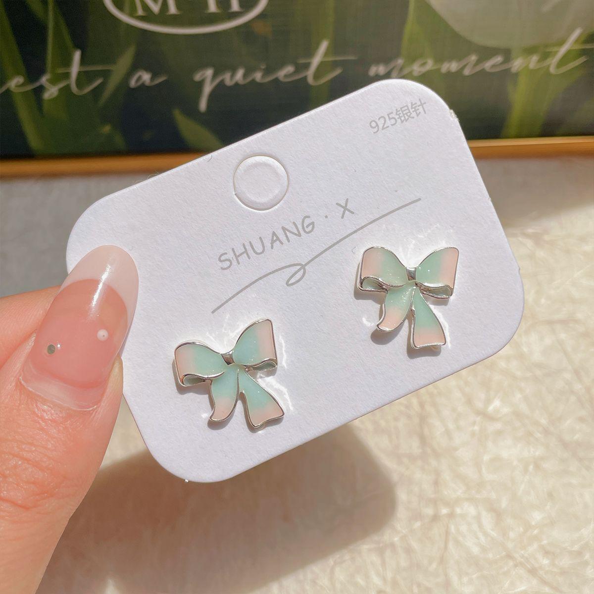 

Серьги-бабочки Summer Mint Mambo Green Gradient с серебряными иглами — дизайн, вдохновленный любовью