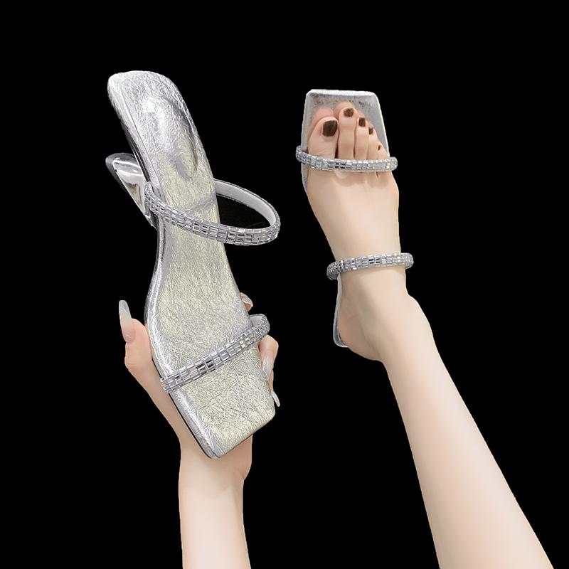 

Модные тапочки с пайетками Женские летние сандалии Модные блестящие простые тапочки Шлепанцы Пляжные ромбовидные балетки Уличные сандалии 35 серебряный