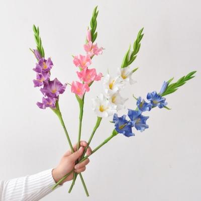 Decoração de casa – Flores e coroas artificiais
