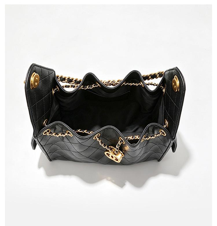 Caviar Hobo Drawstring Bucket Bag: Quilted Chain Shoulder Light Luxury Coco Style Suede