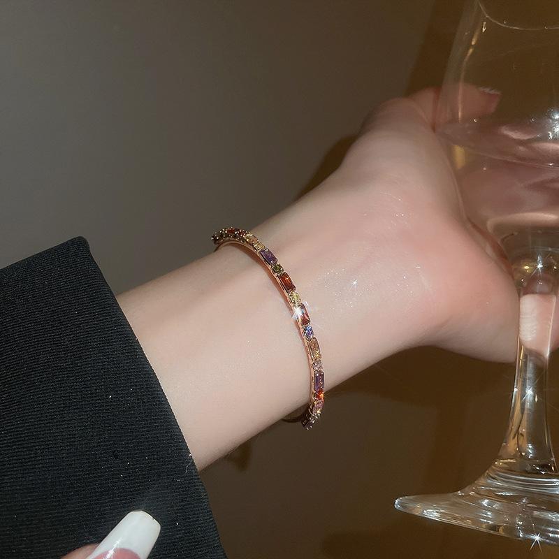 Zircon Flower Geometric Open Bangle: Elegant Retro Bracelet for Women