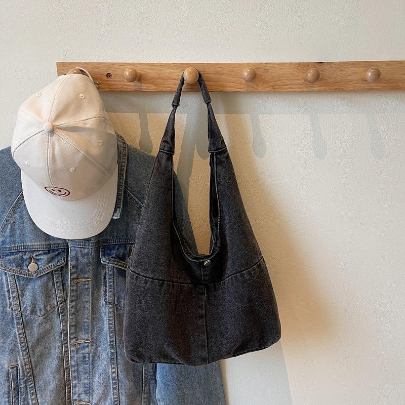 

Korean leisure commuter large-capacity bag 2025 new water niche design underarm bag foreign leisure shoulder bag