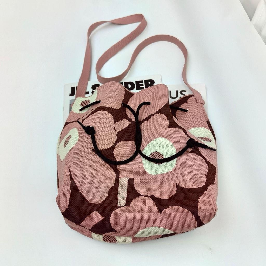 Nowa Dwukolorowa Torba Kwiatowa ze Sznurkiem: Elegancka pleciona torebka damska na ramię w stylu miejskiego szyku