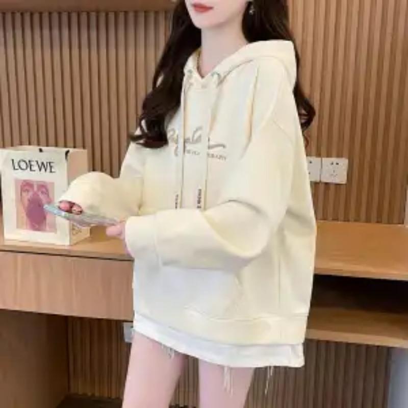 Herbst-Fake-Zweiteiler mit Kapuze für Damen, Neuer Stil, Locker und Kleines Design, Mantel