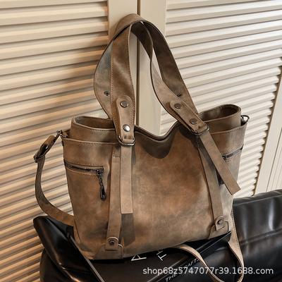 2025 New British Ladies Bag Large Capacity Retro Women's Bag Casual Commuter Tote Shoulder Crossbody Handbag Tide