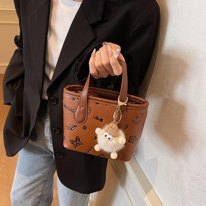 This Year's Popular Small Bag Women's 2025 New Fashion Versatile Messenger Bag Spring and Summer Portable Bucket Bag