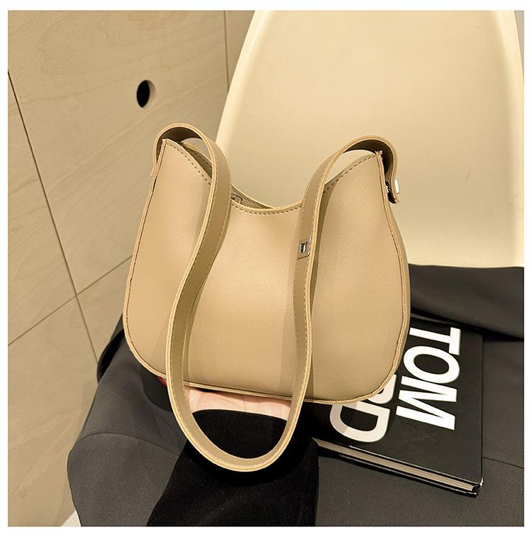 

PU leather fashion women s armpit bag shoulder bag French niche high-end commuting women s outfit cross-body bag