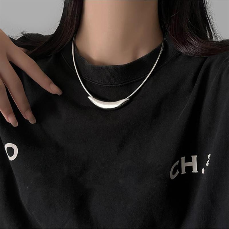 Collana Tubo Curvo in Metallo Unico Collane Girocollo Eleganti e Personalizzate Colletto Ergonomico per Festa Nightclub