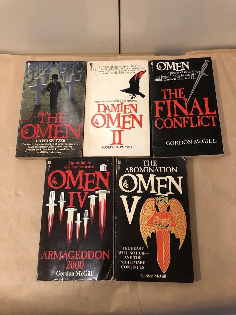 [USED] The Omen English Novel Set of 5 Books