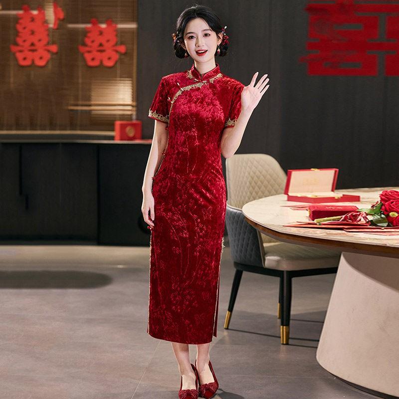 Long Red Velvet Cheongsam Dress Women 2026 Modern Chinese Style Stand Collar Sleeveless Optional Small