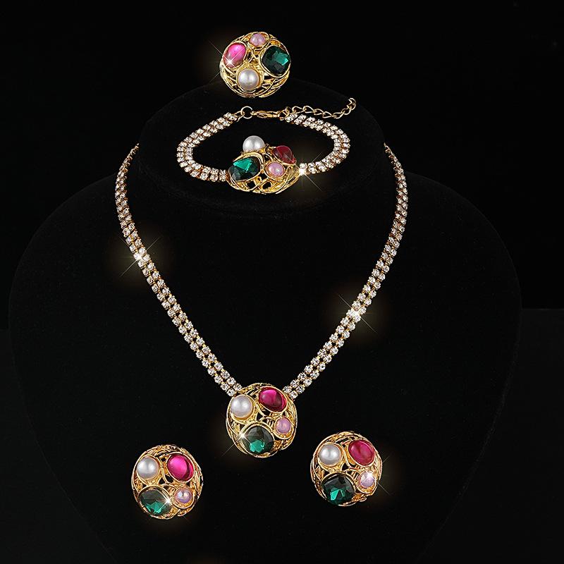 Full Diamond Necklace Earrings Ring Bracelet Four-piece Set Rhinestone Hollow Diamond Collar Bridal Set