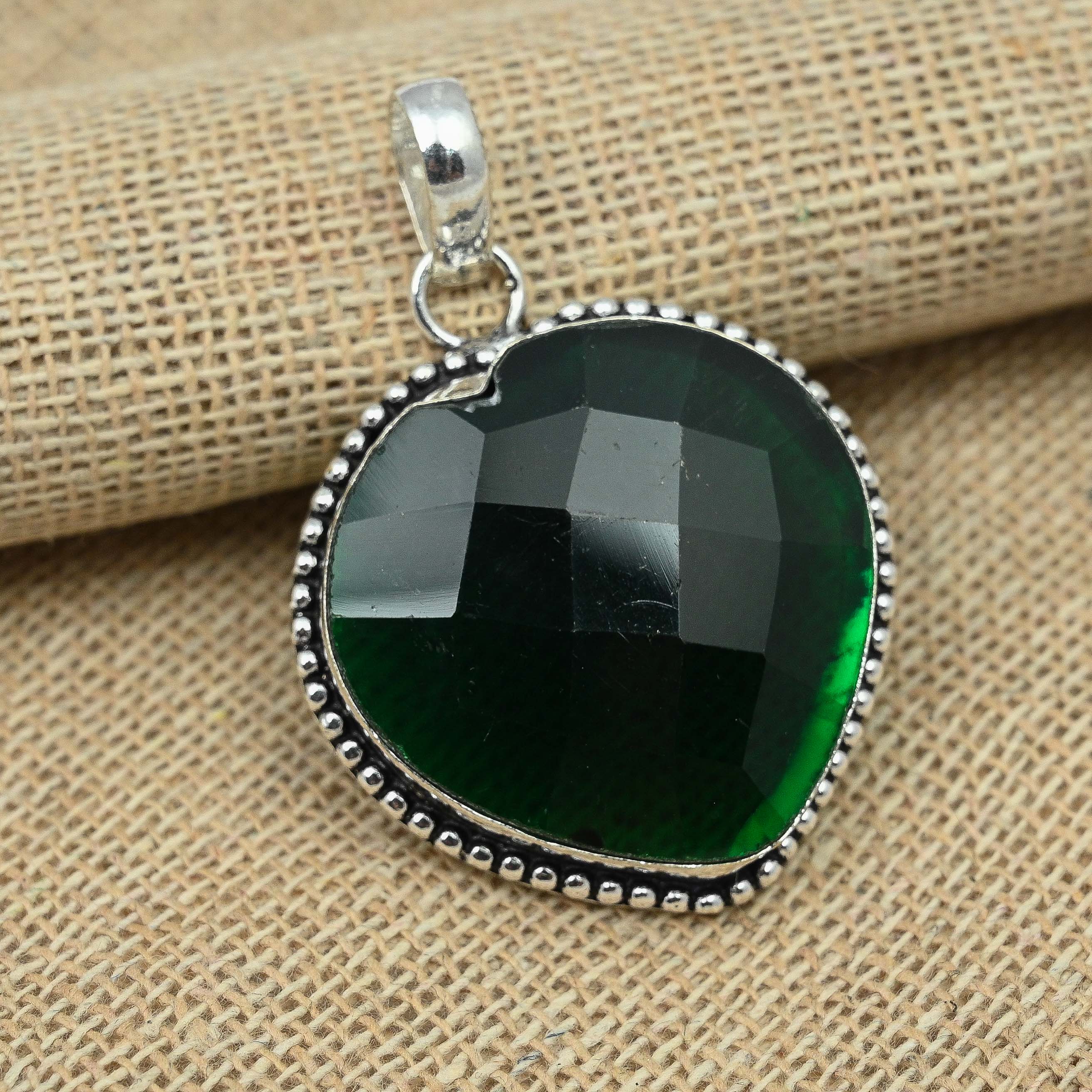 

Красивый хром-диопсид драгоценный камень стерлингового серебра 925 пробы ювелирные изделия ручной работы кулон женский подарок 1.57 зелёный