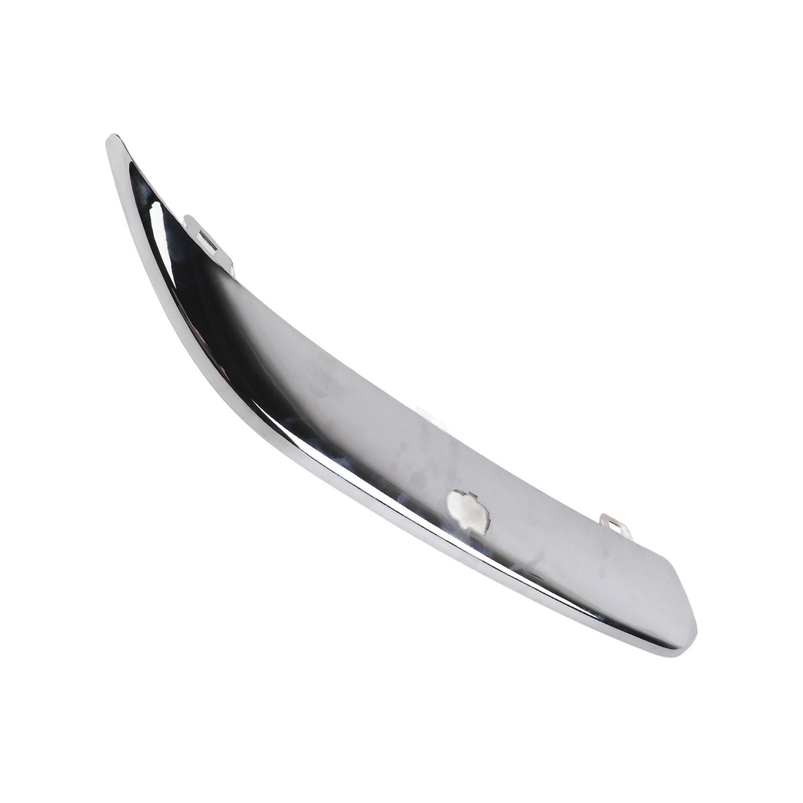 

Накладка переднего бампера с отверстием для омывателя фар, гальванопокрытие для 300 2005-2010 правая