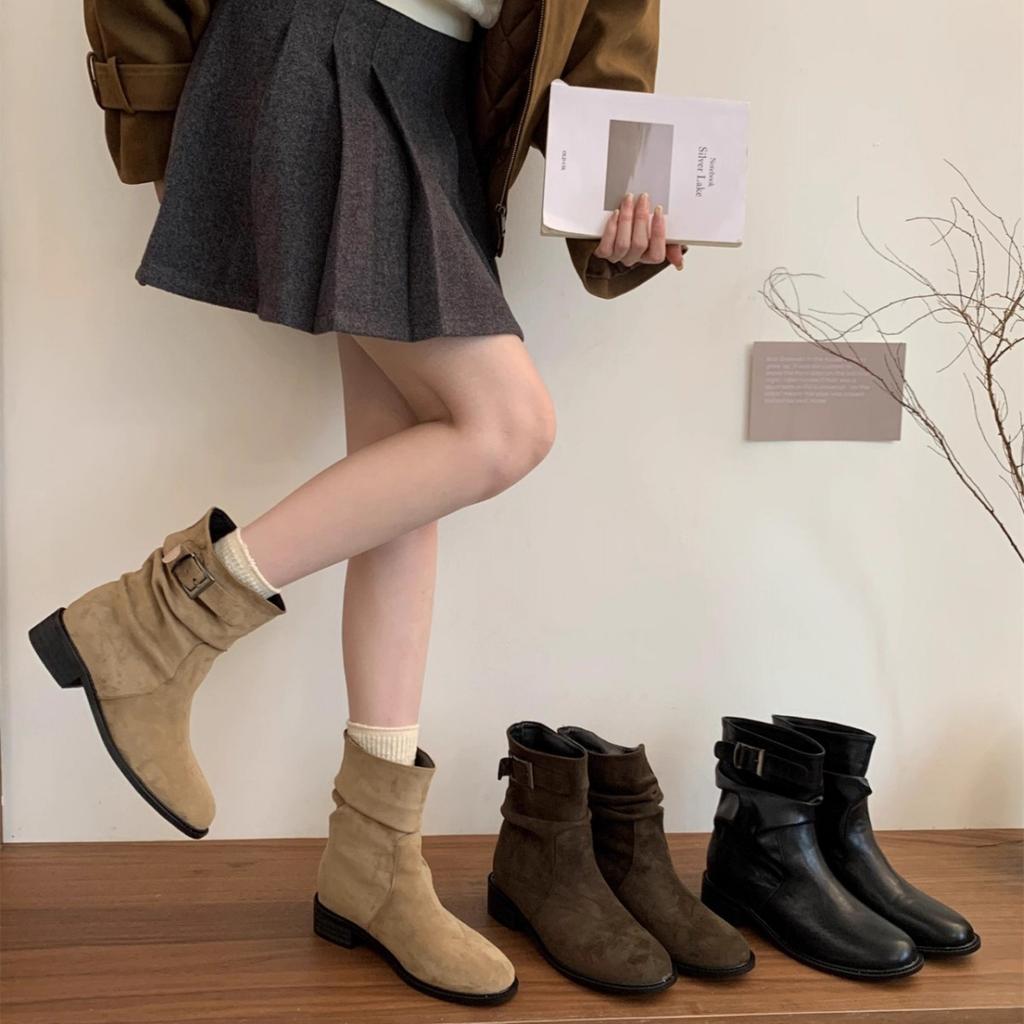 [Fanfna] Old Money Wind Retro Suede Pleated Pile Boots Thick Heel Belt Buckle Short Martin Boots Women's Outer Wear