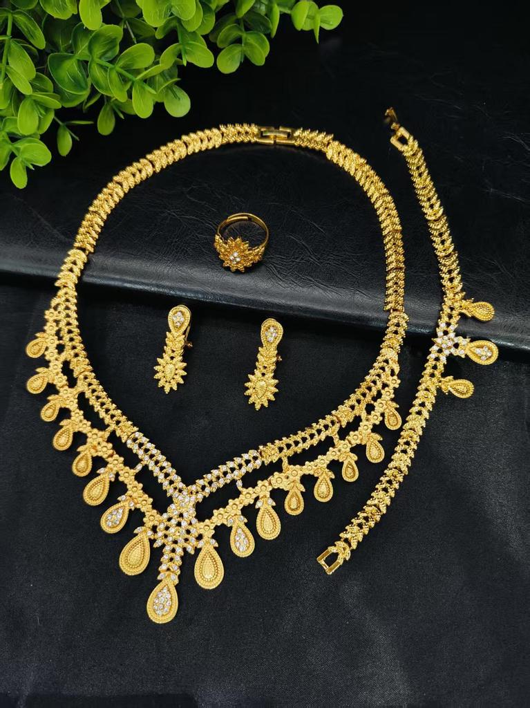 Νυφικό Σετ Κοσμημάτων επιχρυσωμένο με χρυσό 24Κ: Κολιέ, Σκουλαρίκια, Δαχτυλίδι & Βραχιόλι για Γάμους Μέσης Ανατολής, Ινδικούς και Νιγηριανούς.
