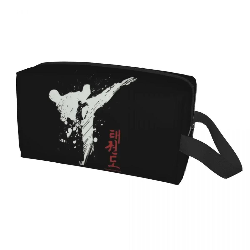 Karate Kyokushin Toiletry Bag for Women Martial Organizer Lady Beauty Storage Dopp Kit Case
