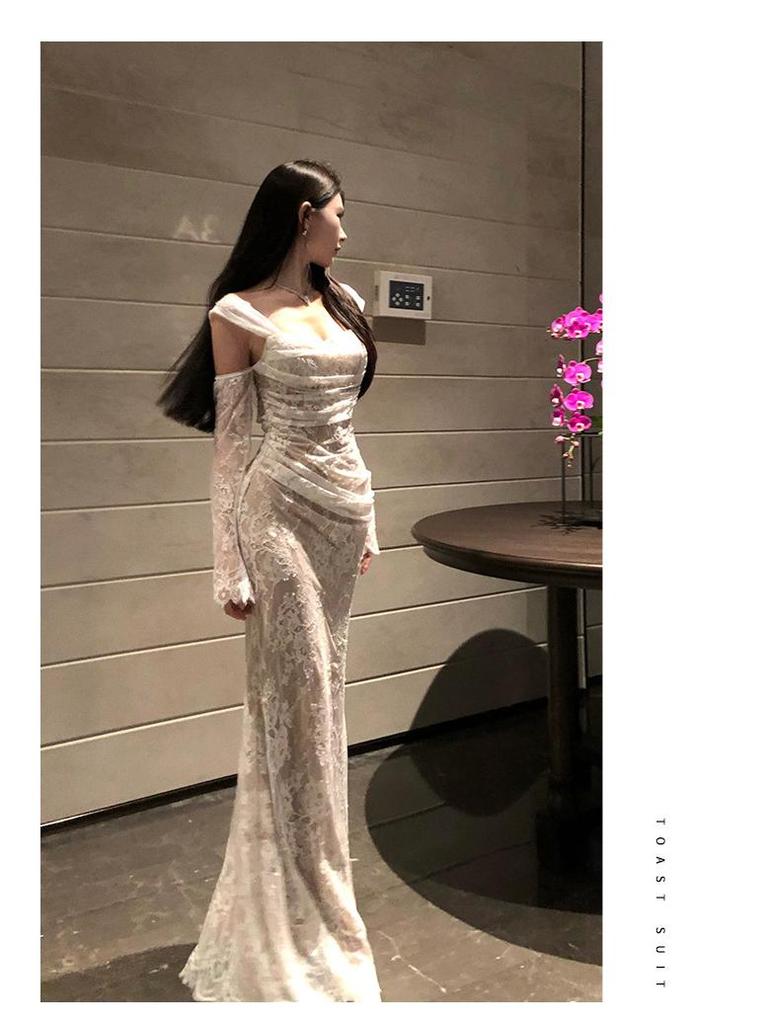 Elegant Strapless Lace Fishtail Evening Gown with Waist-Slimming Design