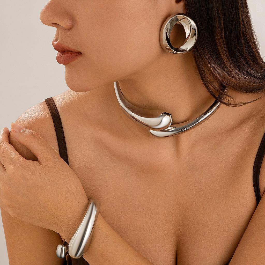 Metalltextur Glatt Federöffnung Kragen Choker Persönlichkeit Geometrisch Punk Wassertropfen Halskette Damen