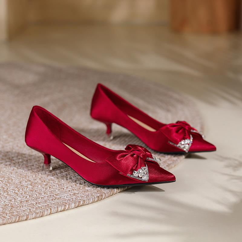 

Свадебные туфли на высоком каблуке 2023: Туфли С острым носком в стиле Сю Хэ, Удобные для беременных женщин, Китайские свадебные туфли 35 красный/вишня