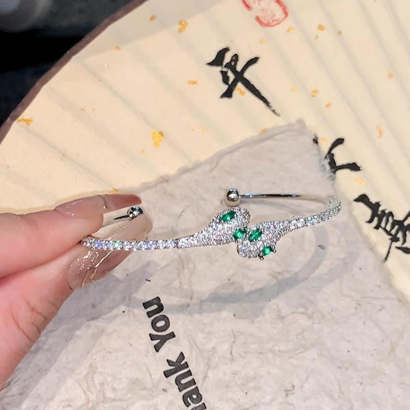 Exquisite Green Snake-Shaped Bangle: Luxury Open Bracelet for Women
