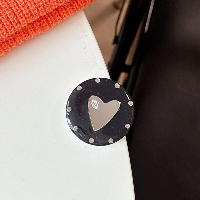 Creative Heart-Shaped Airbag Phone Holder & Retractable Desktop Stand for Watching Dramas