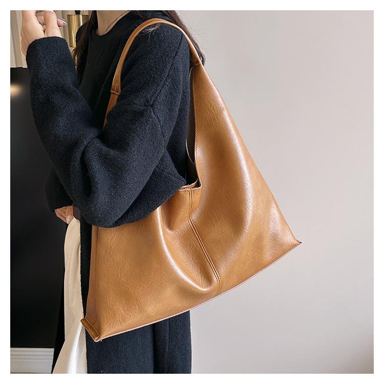 Stylish and Simple Single Shoulder Big Bag Women's New Temperament Retro Underarm Bun Mother Tote Bag