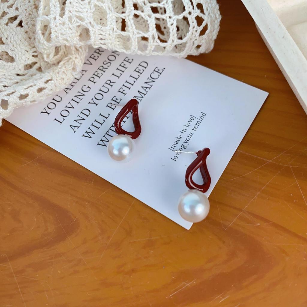 Ankola Red Imitation Pearl Geometric Earrings: Chic, Versatile Design for Women