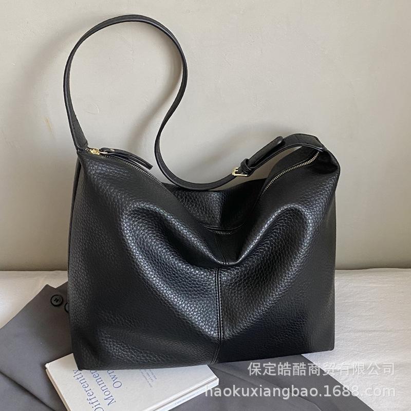 Large-capacity Retro Bag Women's Autumn and Winter Versatile 2025 New Simple Shoulder Messenger Bag Casual Commuter Tote Bag