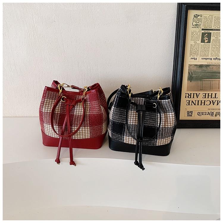 IELGY Women's Red Bucket Bag, Large Capacity Shoulder Crossbody Plaid Premium Textured Handbag