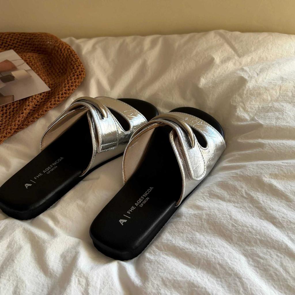 Niche flat-bottomed fairy soft-bottomed slippers wear summer non-slip one-word wind female fashion versatile skirt drag cool slippers