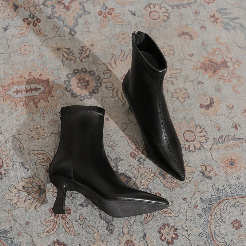Dünner Absatz kurze Stiefel Damen neu Herbst und Winter 2025 spitz zulaufend Temperament schlicht einfarbig Reißverschluss hinten mittelhohe Stiefel machen nicht müde