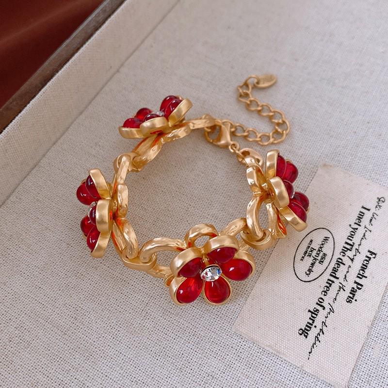 Zircon Flower Round Bracelet: High-End Light Luxury Fashion, Retro Versatile Women's Jewelry