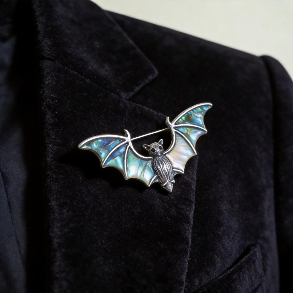 Animal Crafted Shell Bat Brooch Pin Pendant Decorative Jewelry For All Genders
