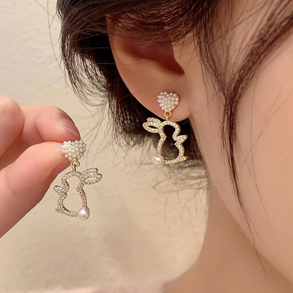 1Pair of Cute Rabbit Pendant Earrings, with Heart-shaped Decorative Imitation Pearl Hollow Animal Earrings, Suitable for Daily Wear