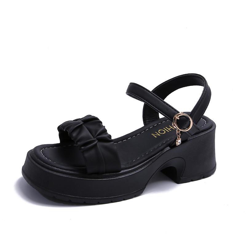 One-word buckle with platform sandals female 2025 summer new beautiful beach seaside fairy wind heightened beach Roman shoes