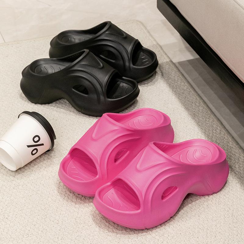 Women's 2025 Summer Height-Boosting Platform Beach Slippers