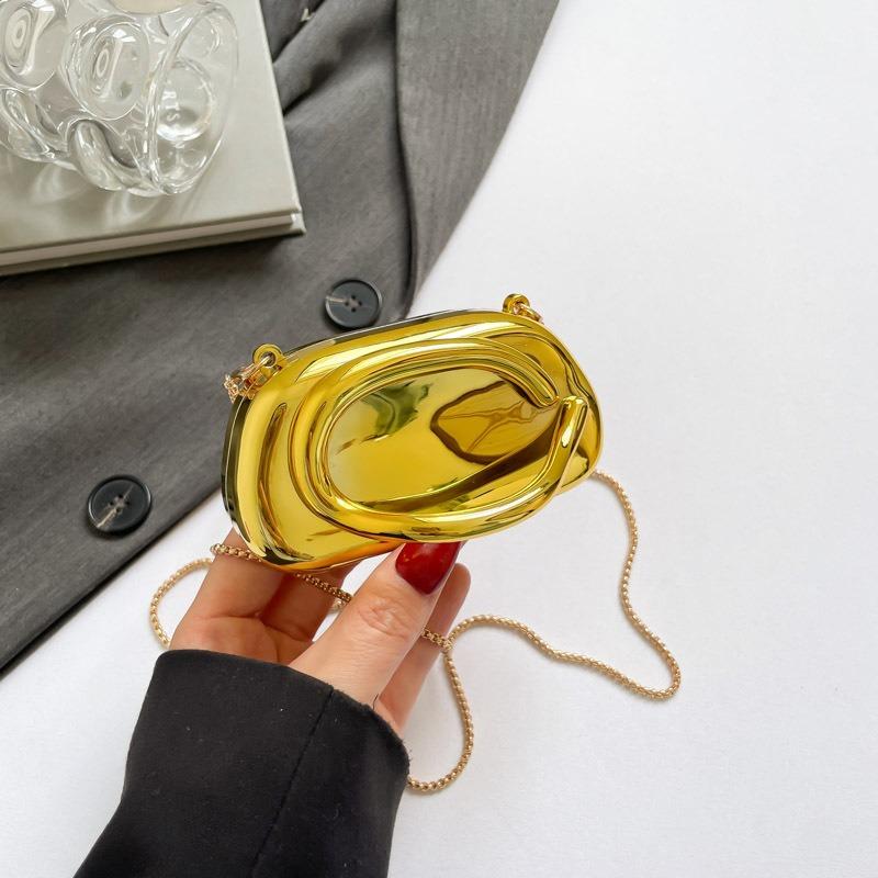 Women's Bag New Fashion Metal Wrist Bag Personalized Glossy Chain Messenger Dinner Bag