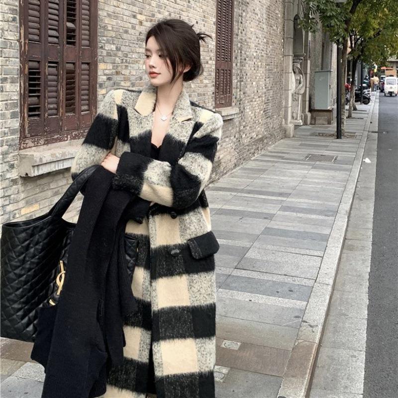 Korean Retro Plaid Woolen Coat for Women - High-End, Thickened, Medium-Length, Autumn/Winter Collection