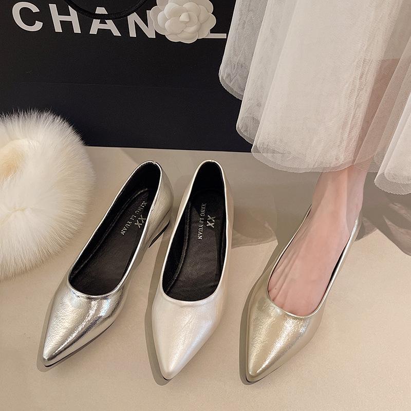 Inner height increase 2025 spring new color simple versatile soft sole single shoes pointed flat shoes versatile commuter light mouth shoes