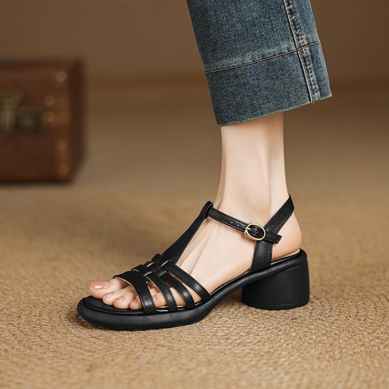 

Повседневные однотонные сандалии на платформе с нескользящей подошвой на высоком каблуке женские летние большого размера сандалии с ремешком через подъем новые с пряжкой квадратный каблук круглый носок 39 чёрный