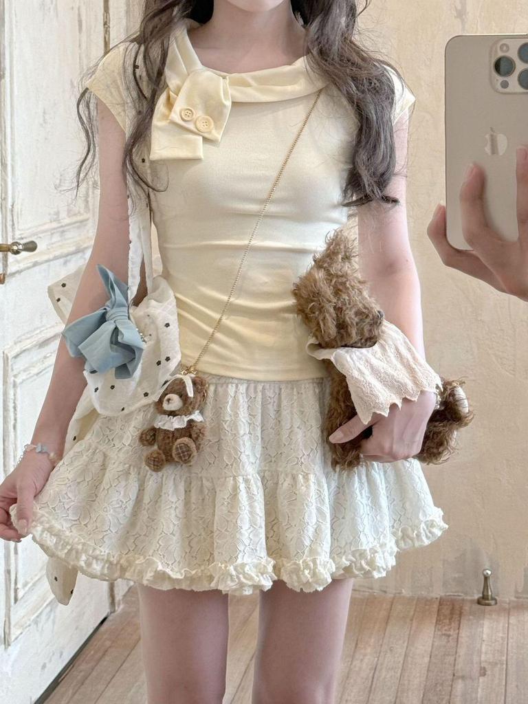 2025 Women's Trendy Slim-Fit Sweet Bow Short-Sleeve Top - Versatile & Flattering