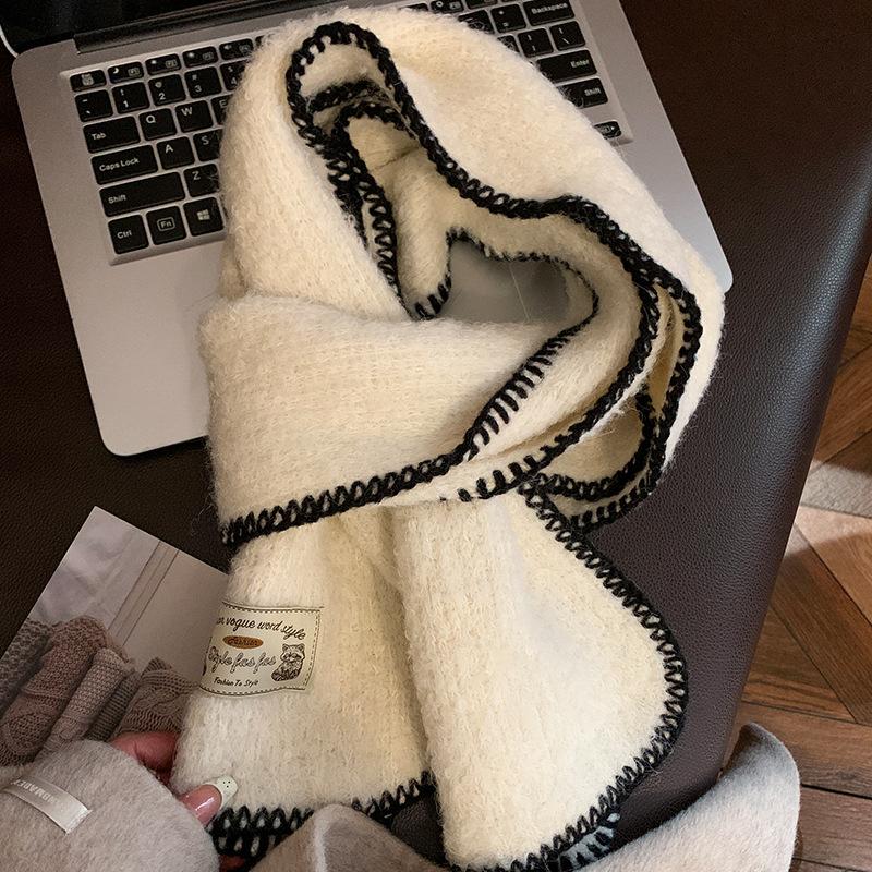 Korean atmosphere green scarf women's winter new soft waxy retro warm lock edge knitted neck scarf