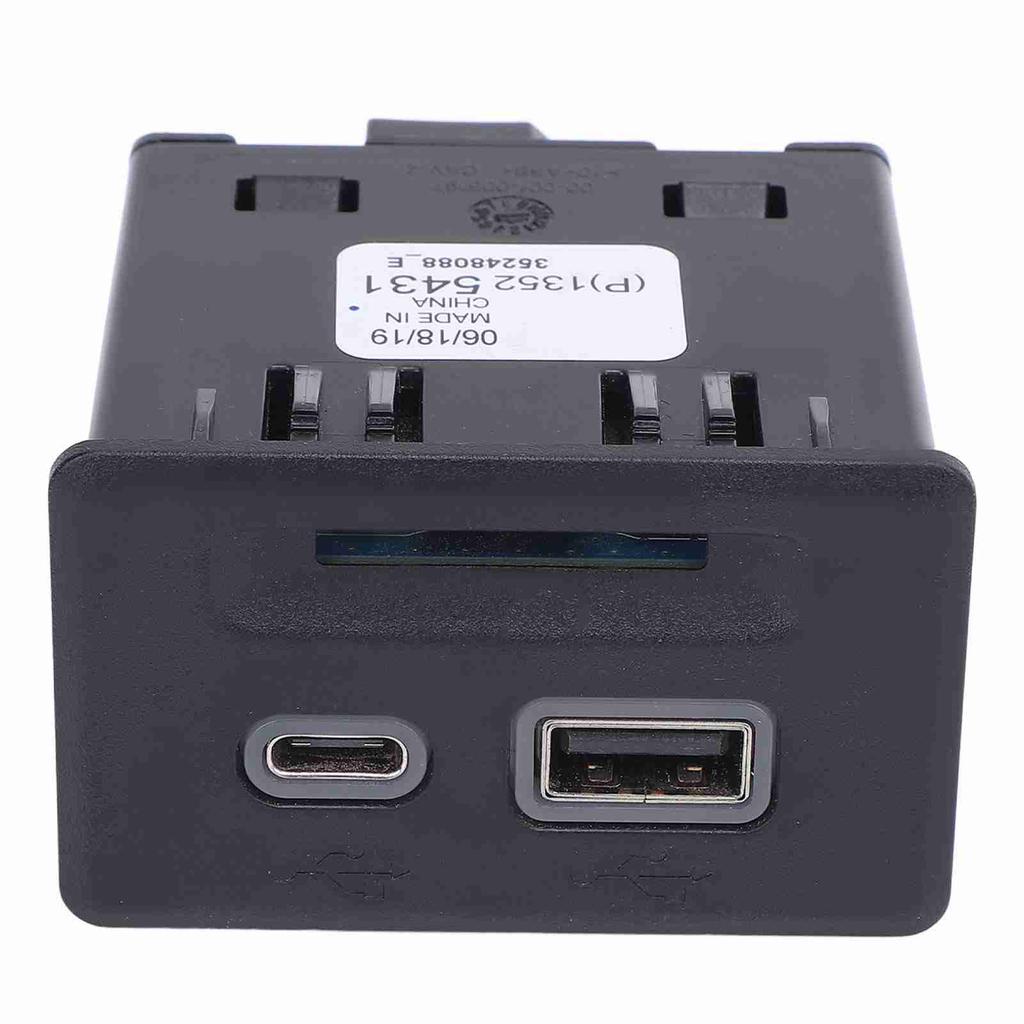 Konzol USB csatlakozó Aux bemenet Adapter 13525431 Plug and Play Strapabíró CT6 XT4 XT6 XTS-hez