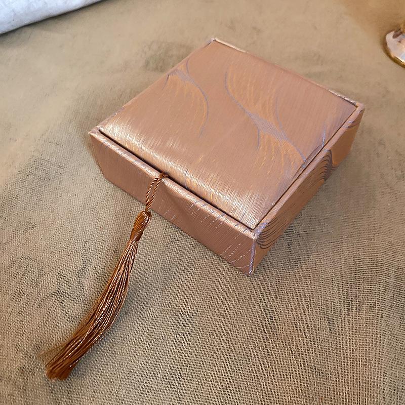 7x7 cm Smyckeskrin för Halsband, Armband, Örhängen, Ringar och Prydnader.