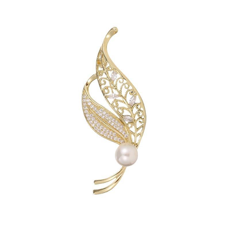 Leaf Brooch High-end Women's Suit Accessory Pearl and Diamond Brooch Fixed Clothes Pin