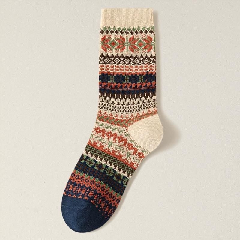 Retro National Style Embroider Flower Socks Women Trend Streetwear Knitted Middle Socks Female Autumn Winter Chic Contrast Socks