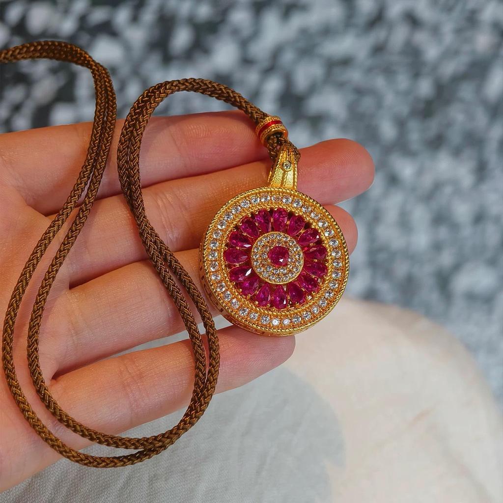 Gold-Plated Rotatable Diamond Rose Compass Pendant Necklace