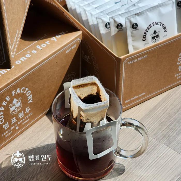 

Ежемесячный набор дрип-пакетов кофе 4 вида (30 штук) практическое 1. High-quality Joseon tiger (30ea)